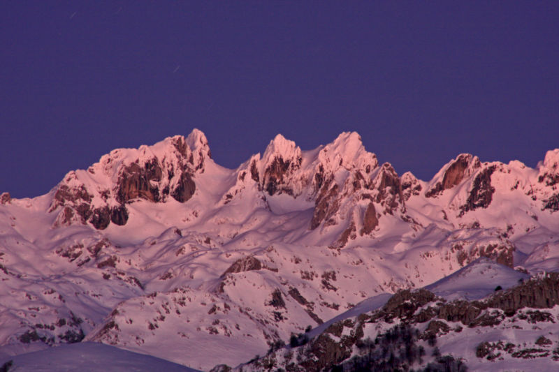 Enero, despues de haber subido al pico Pierzo cuando estaba llegando al coche, Picos de Europa. Por Caballero de foropicos.net